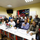 Miembros de la plataforma durante la denuncia pública. MARCIANO