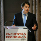 Fernández Mañueco ayer, durante su conferencia.