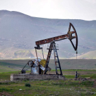 Extracción de crudo en el campo petrolero de Rmelan, en Siria.  MURTAJA LATEEF