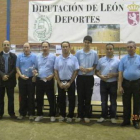 El Club Nocedo B posa con sus trofeos de campeón.