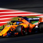 Fernando Alonso y su McLaren, en la sesión de este miércoles en Montmeló.