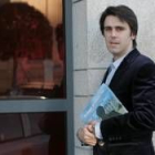 Miguel Ángel Blanco y César Sánchez con López Riesco (centro)