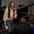 Fernando Jover, dando indicaciones al equipo durante una de las escenas de la película.