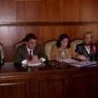 La alcaldesa de Benavides (tercera por la derecha), durante su discurso