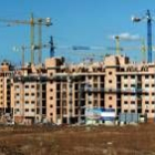 Fotografía de la vista de una construcción de edificios a las afueras de Madrid