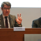 El ministro de Energía Álvaro Nadal y el presidente de Endesa Borja Prado en el foro sobre transición energética.