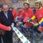 Humildad Rodríguez corta la banda de salida junto al director de El Corte Inglés