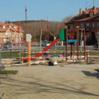 Así están las obras en el firme de los juegos del Parque de las Regueras en San Andrés.
