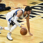 Ricky Rubio, en plena acción ante los Lakers.