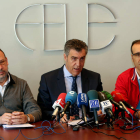 Ignacio Fernández, Javier Cepedano y Manuel Mallo, ayer durante la presentacion del acuerdo