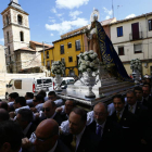 La Virgen de la Alegría, en las inmediaciones de la iglesia del Mercado, durante la procesión que se celebró ayer