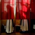 Un grupo de monjas vota en una localidad del norte de Francia