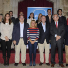 Gordaliza, Sánchez, Miguélez, Fernández, Carrasco, Prada, Morano, Aznar y Franco; detrás los suplentes al Congreso y Senado.