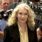 La actriz Mia Farrow llega al tribunal de Londres citada como testigo