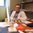 Manuel Fernández es el jefe de la Unidad Regional de Deformidades Vertebrales.