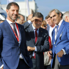 El presidente del Principado, Javier Fernández, en una feria de maquinaria en Granda. J. L. CEREIJIDO