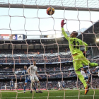 Nacho marca uno de los siete goles del Madrid durante el partido contra el Deportivo en el Bernabéu, de la jornada 20ª.