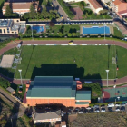 Vista general del polideportivo municipal de Santa María del Páramo. DL
