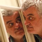 El cómico Millán Salcedo y, debajo, la cantautora canaria Rosana.