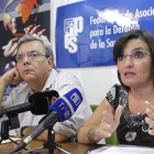 Carlos Álvarez-Dardet y Alicia Capilla, en rueda de prensa.
