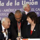 Moratinos y la alta representante de la UE durante una de las sesiones de la cumbre.