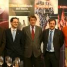 García-Prieto, Lupicinio Rodrigo y Llorente, tercero, cuarto y quinto por la derecha, en el Bierzo