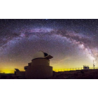 El telescopio Joan Oró, del Observatori Astronòmic del Montsec, es uno de los instrumentos que han contribuido a revelar que lo que se mueve alrededor de la estrella de Tabby es polvo y no infraestructuras alienígenas.
