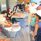 Tres ceramistas de la comarca exhibieron ante el público su saber hacer con la cerámica.