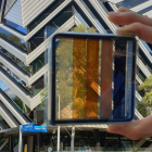 Científicos de la Escuela Politécnica Federal de Lausana (EPFL) en Suiza, prueban en sus laboratorios células solares de perovskita en condiciones similares a las reales. epfl