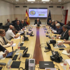 El ministro del Interior, Juan Ignacio Zoido,fondo. presidió hoy la mesa de evaluación de la amenaza terrorista.