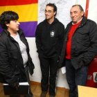 Susana Carballo, Jesús Martínez Pintor y José Alfonso Luna, en la sede de IU en Ponferrada.