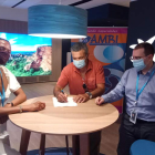 Imagen de la firma facilitada por CaixaBank en Ponferrada. DL