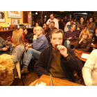 Un momento de la cata del maceración 2012 de Palacio de Canedo, anoche en La Destilería.