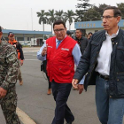 El presidente de Perú, Martín Vizcarra , durante su gira por la zona afectada por el terremoto.