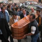 Un momento del funeral de los tres jóvenes fallecidos en Benavente