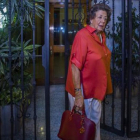 Una foto reciente de Rita Barberá saliendo de su domicilio en Valencia.