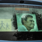 Cartel en un autobús de militantes a favor de Pedro Sánchez, el pasado 26 de noviembre en Valencia.