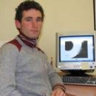 Fernando Otero posa con su página abierta en el navegador