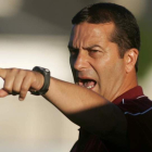 Miguel Ángel Álvarez Tomé marca el camino que deben seguir sus jugadores.