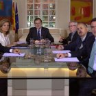 Los líderes sindicales y empresariales defienden la necesidad de soluciones negociadas y evitar los decretazos.