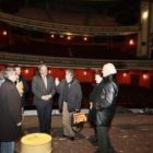 En el 2008, el alcalde y expertos del ministerio comprobaron el estado del mítico teatro.
