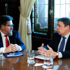 El consejero de Agricultura de Andalucía, Sánchez Haro, se reunió ayer con el ministro Planas. C. MOYA