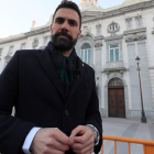 El presidente del Parlament, Roger Torrent, a las puertas del Tribunal Supremo. FERNANDO ALVARADO