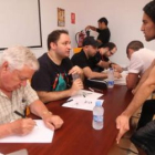 Hasta la mesa de dibujantes de cómic se acercaron muchos aficionados.