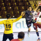 Gonzalo en el partido que el Ademar disputó en el Palacio la pasada temporada frente al Logroño. MARCIANO PÉREZ
