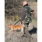 Un cazador con su perro. RAMIRO