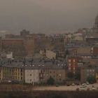 El casco antiguo de Ponferrada, visto ayer desde el Pajariel a la nueve de la mañana. L. DE LA MATA