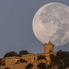 Una superluna vista desde Mallorca. CAT CLADERA