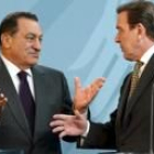 Hosni Mubarak llegó junto a Schroeder en su viaje por Europa