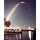 La nave Endeavour parte al espacio desde Cabo Cañaveral en EE.UU.